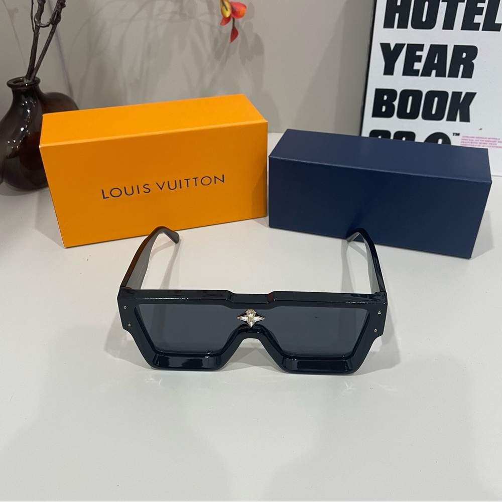 Louis Vuitton Women’s Black Sunglasses - Picture 2 of 5